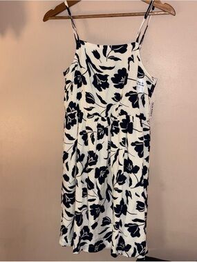 Old Navy Navy and White Floral Sundress